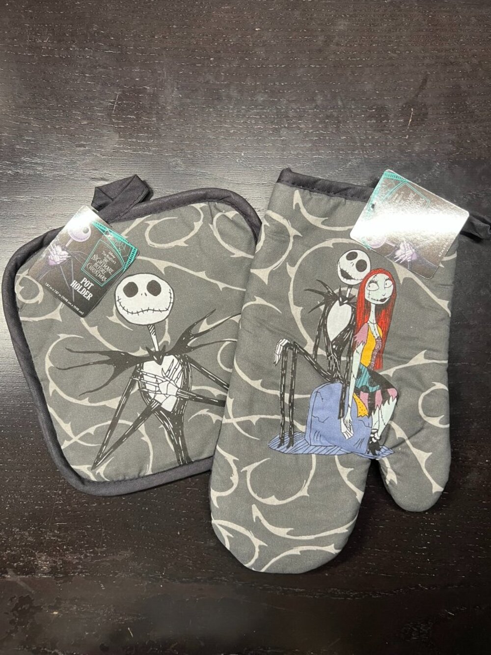 B💲9 🆕 Disney Nightmare Before Christmas Grey Oven Mitt & Pot Holder | 7704